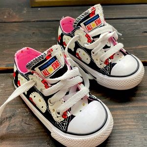 Hello Kitty Converse